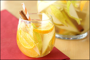 hungry-girl-spiced-pear-sparkling-sangria